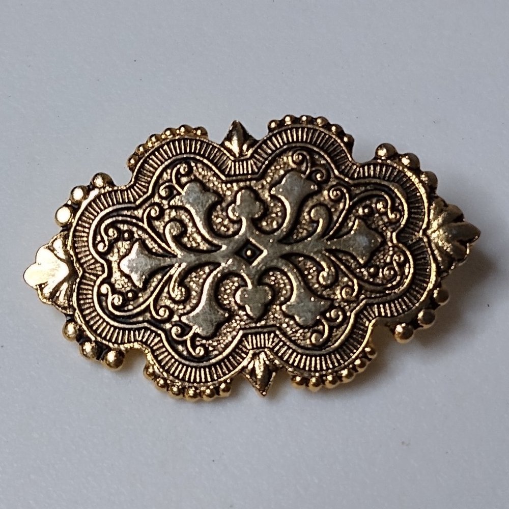 Vintage Small Metal Brooch